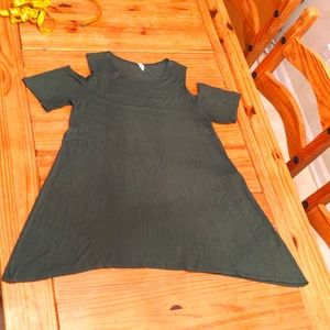 Pink Blush Dark Green Cold Shoulder Short Sleeve Maternity Tunic, L